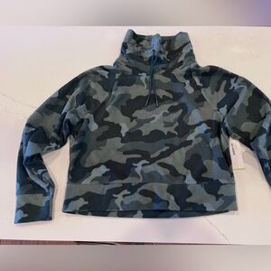 Old Navy NWT
Cropped Micro-fleece Funnel Neck Sweatshirt - Olive Camouflage